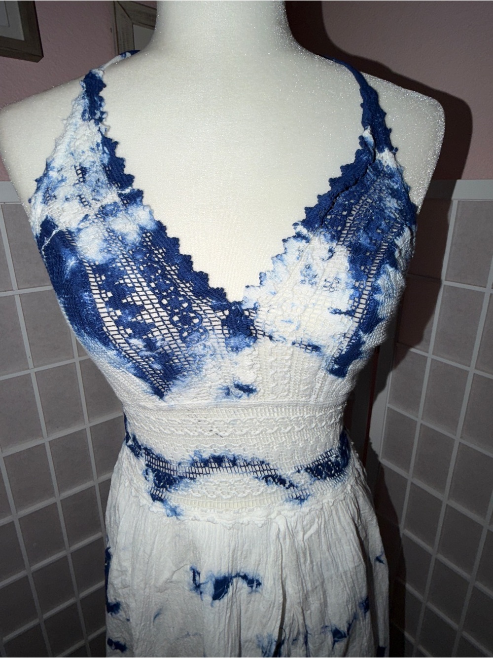 Seaspice Resort Wear Blue and White Tie-Dye Smocked Maxi Dress
NWT - Picture 7 of 10